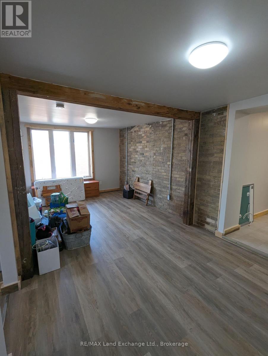 428 QUEEN STREET S - 22