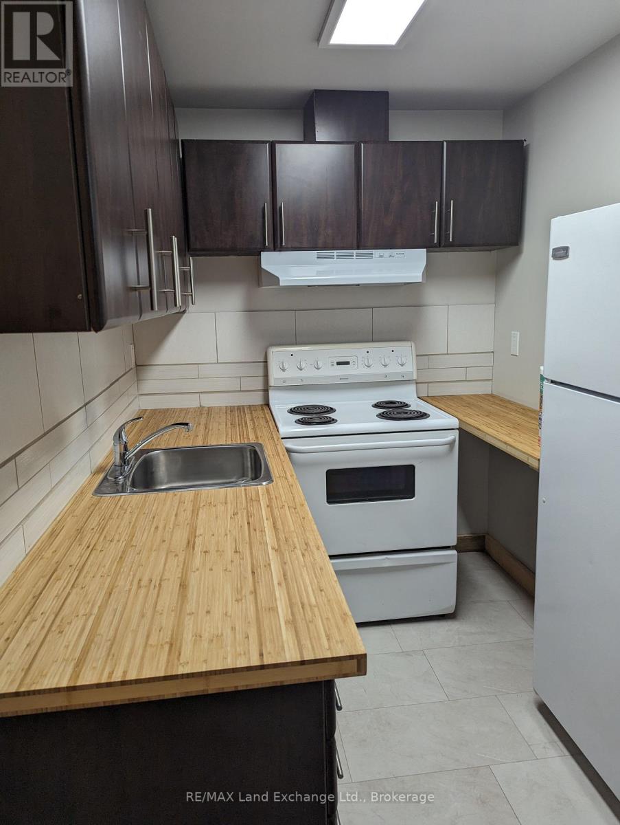 428 QUEEN STREET S - 26