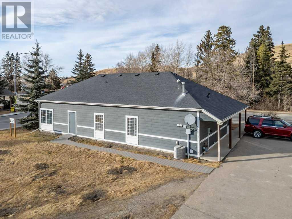 305 First Street East, Cochrane