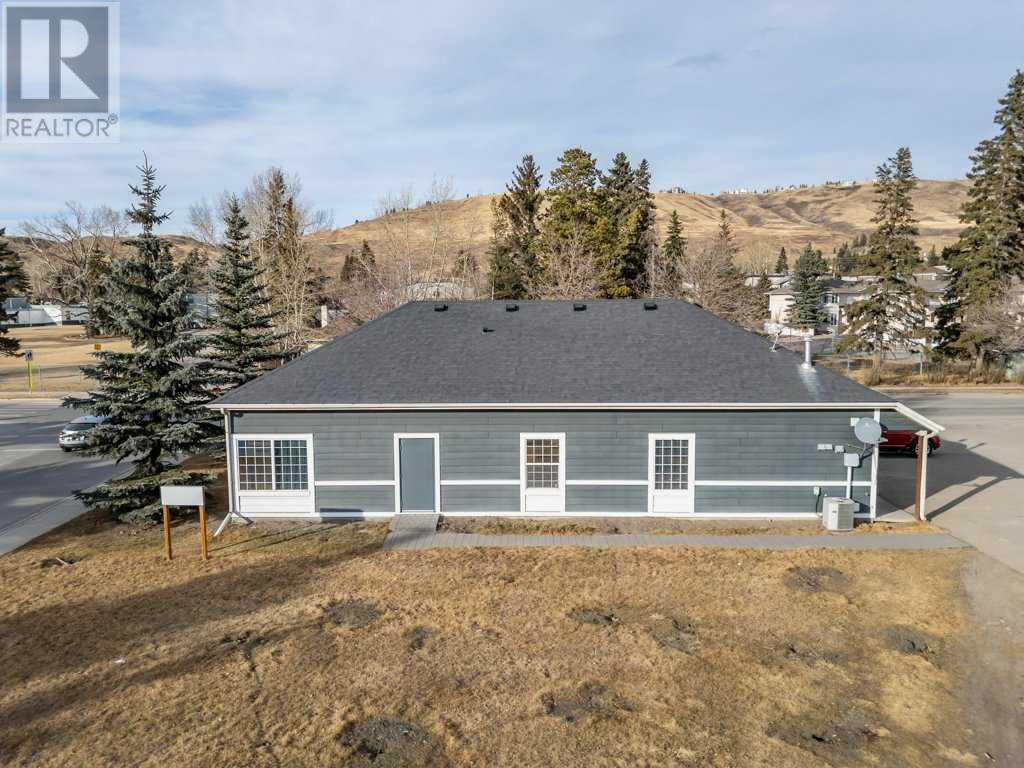 305 First Street East, Cochrane