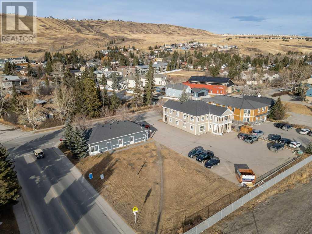 305 First Street East, Cochrane