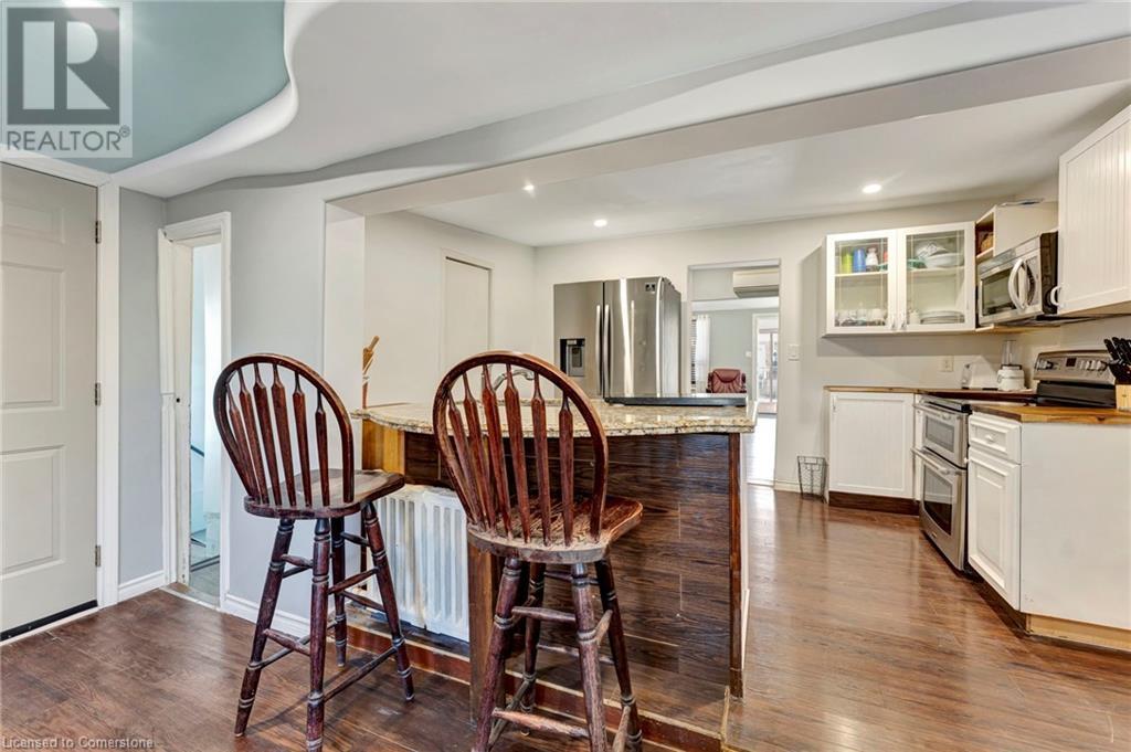 Photo 10 of 159 Grosvenor Avenue N, Hamilton ON