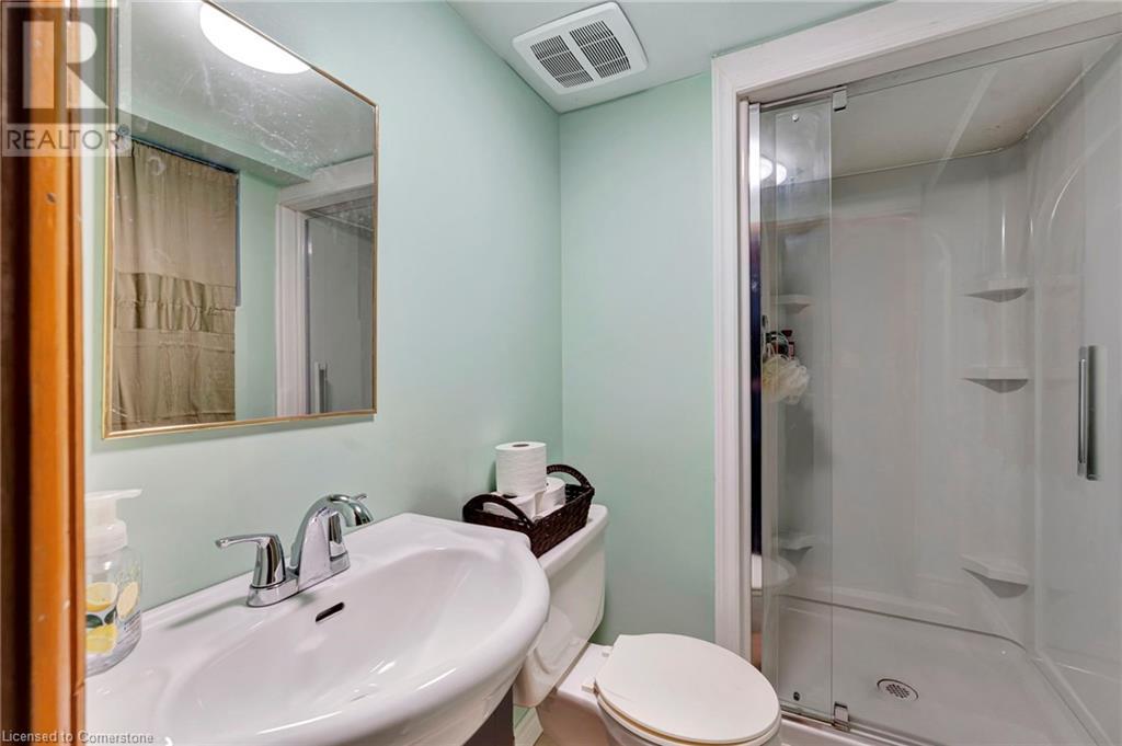 Photo 17 of 159 Grosvenor Avenue N, Hamilton ON