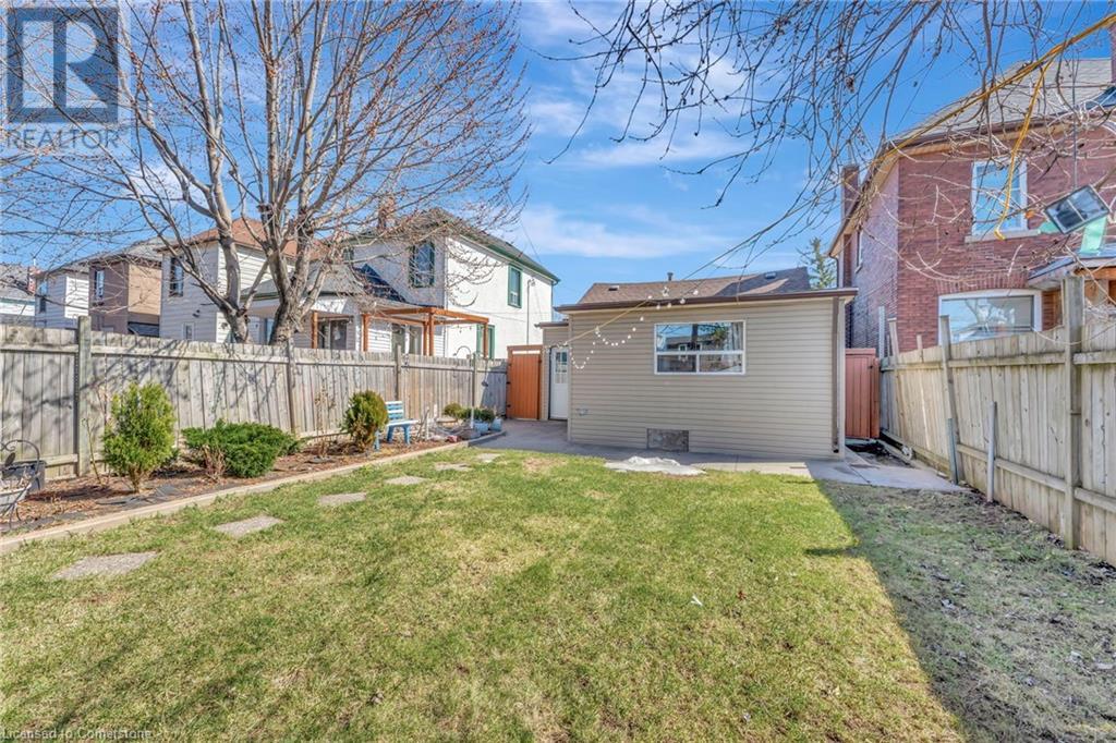 Photo 19 of 159 Grosvenor Avenue N, Hamilton ON