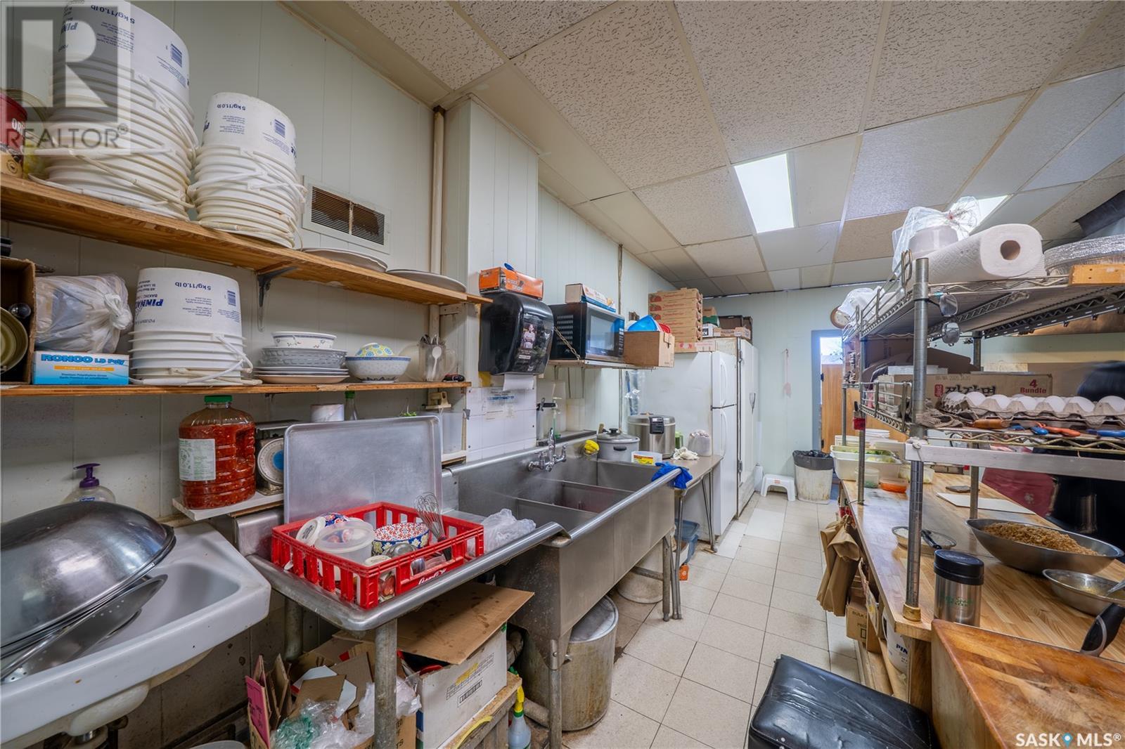 Photo 11 of 3416 Hill Avenue, Regina SK
