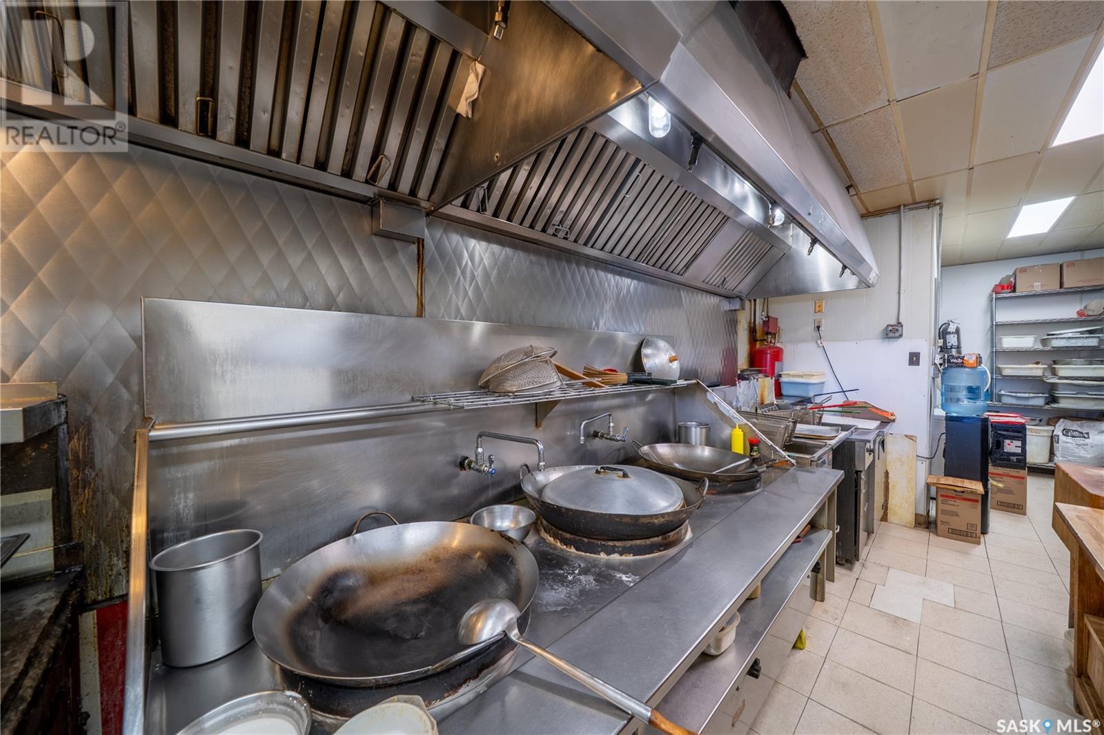 Photo 13 of 3416 Hill Avenue, Regina SK