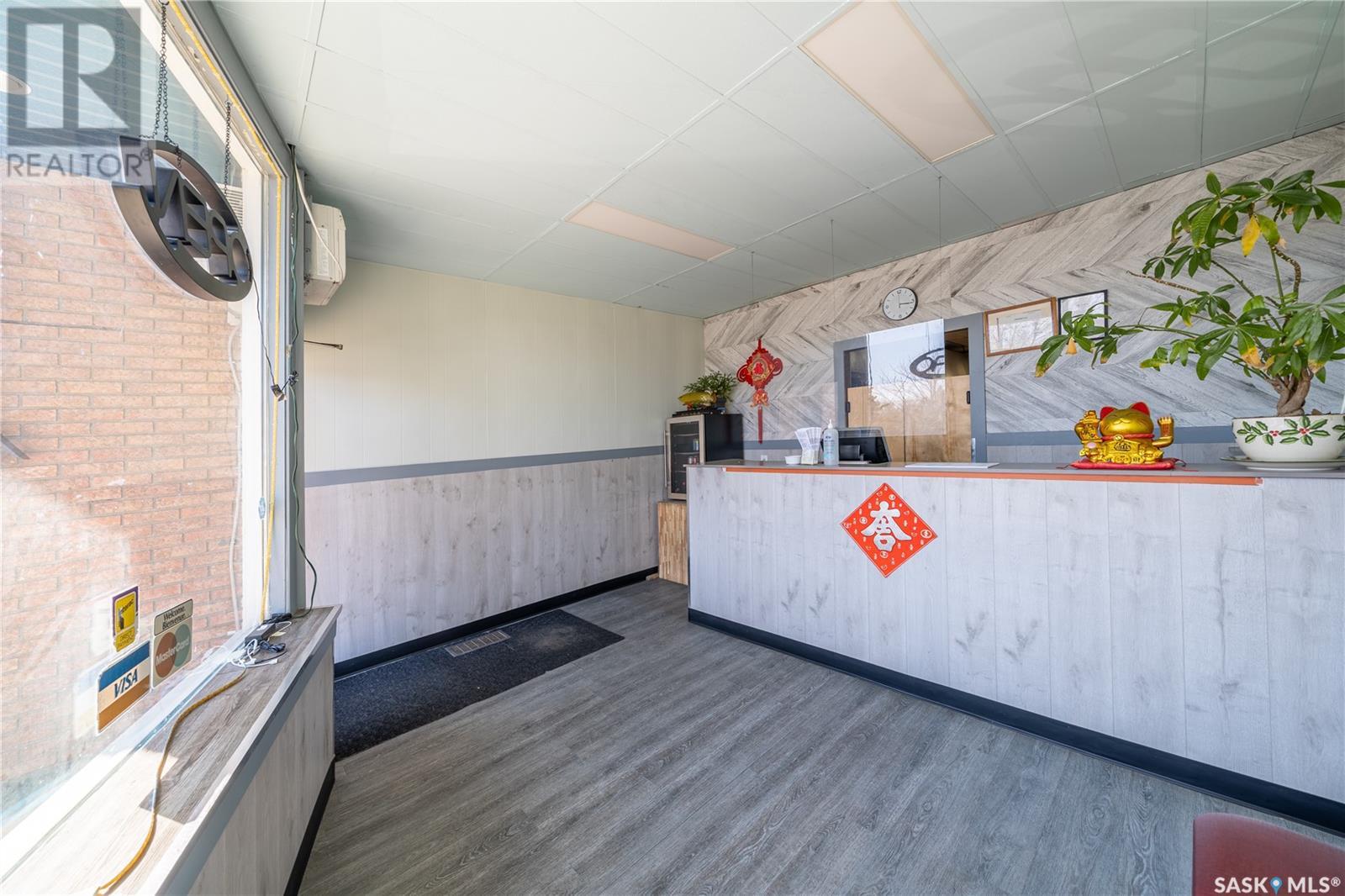 Photo 6 of 3416 Hill Avenue, Regina SK