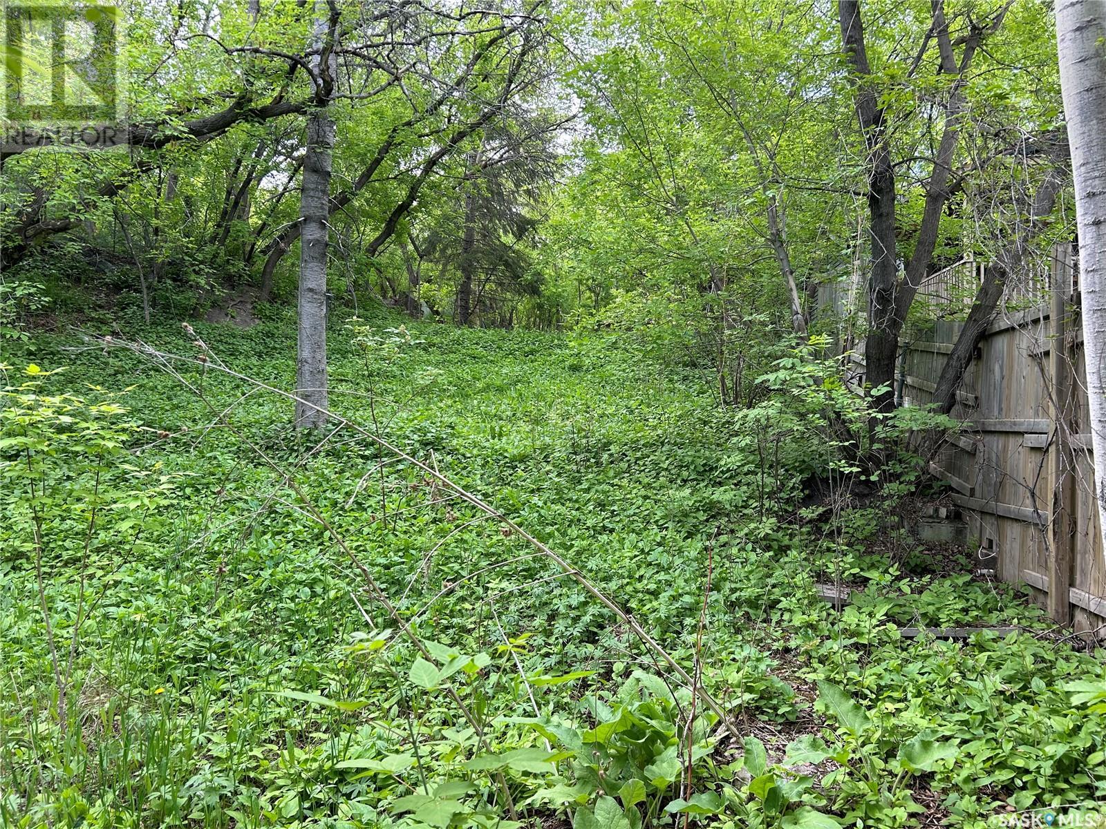 Photo 4 of 463 Fairchild Avenue, Regina Beach SK