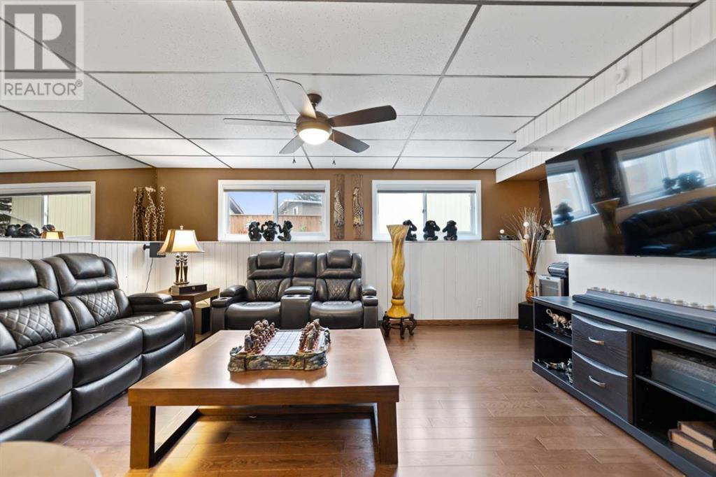 Single Family House 4 Level for Sale in   Avenue NE Pineridge Calgary 
