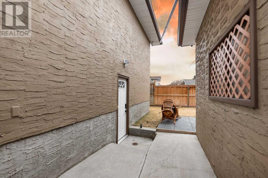 Single Family House 4 Level for Sale in   Avenue NE Pineridge Calgary 