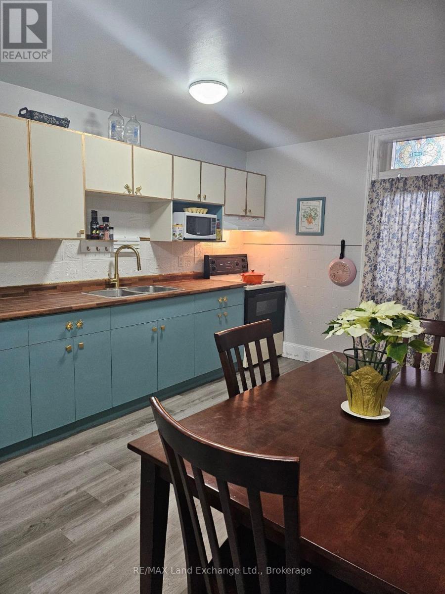 12 CLINTON STREET S - 3