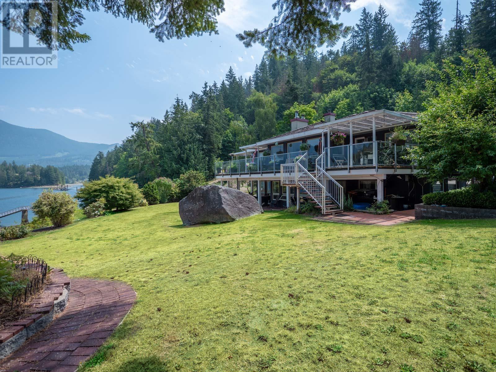 12879-12881 SUNSHINE COAST HIGHWAY, Madeira Park