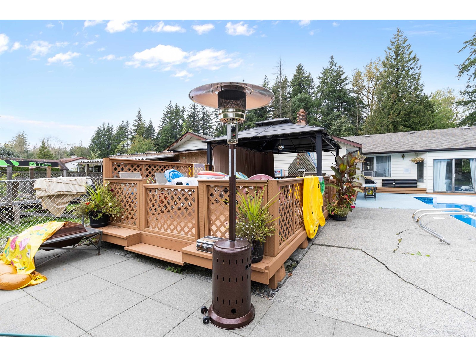Photo 10 of 18478 94 Avenue, Surrey BC