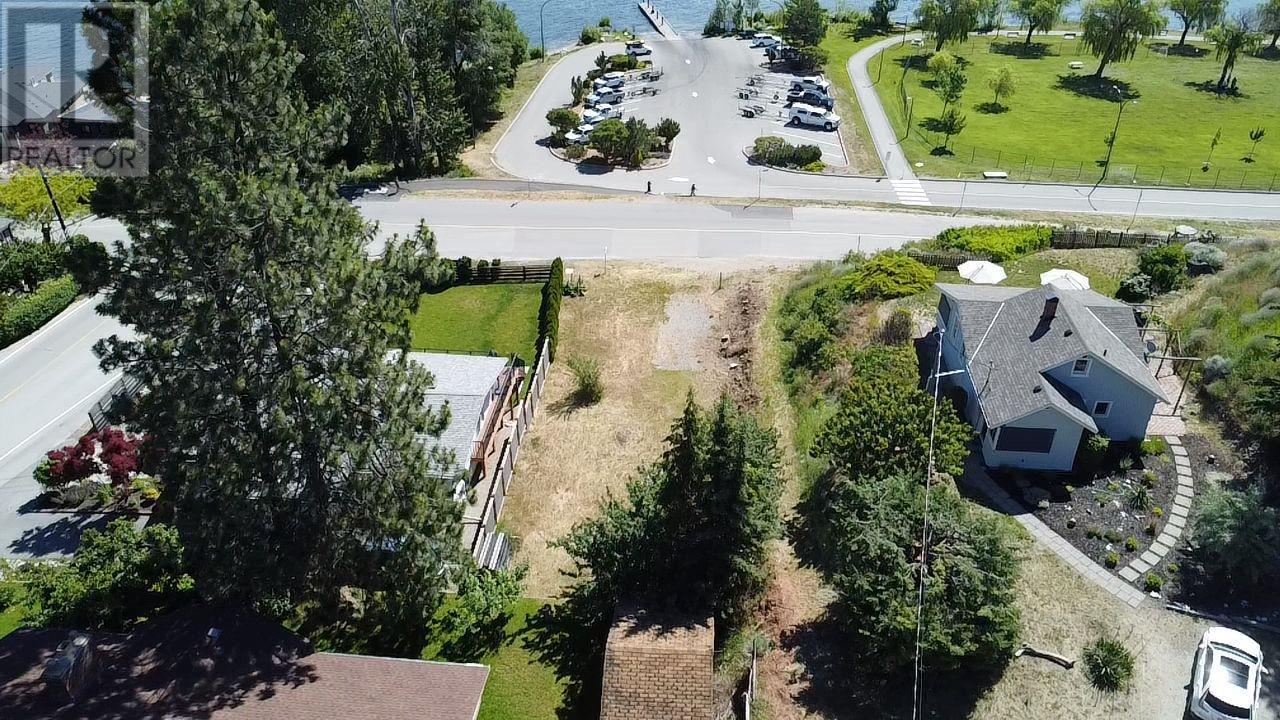 15204 LAKESHORE Drive, Summerland