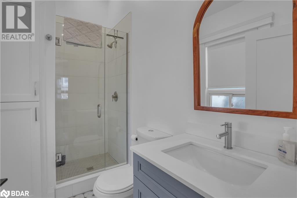 Photo 11 of 27 Victoria Street, Barrie ON