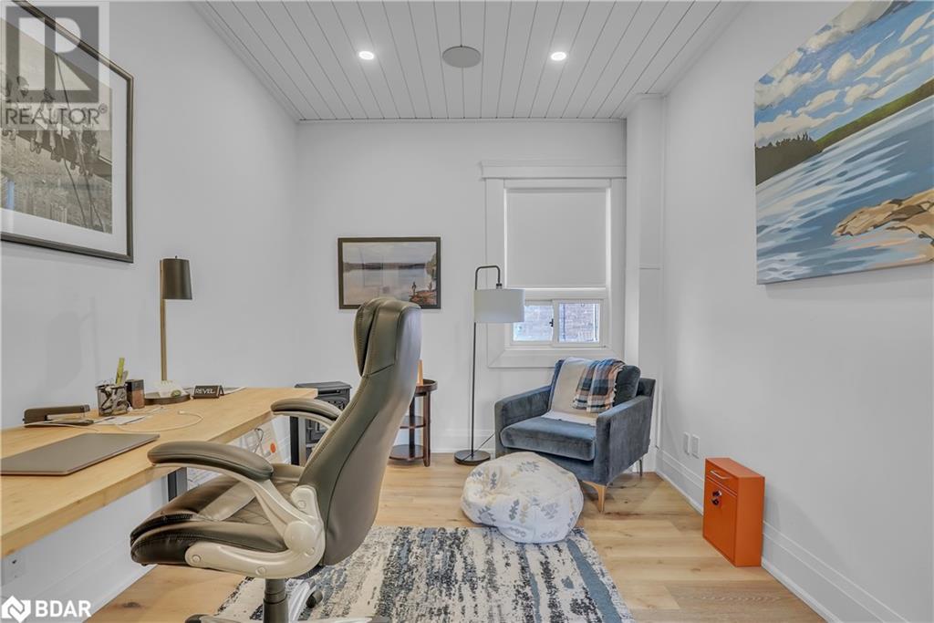 Photo 19 of 27 Victoria Street, Barrie ON