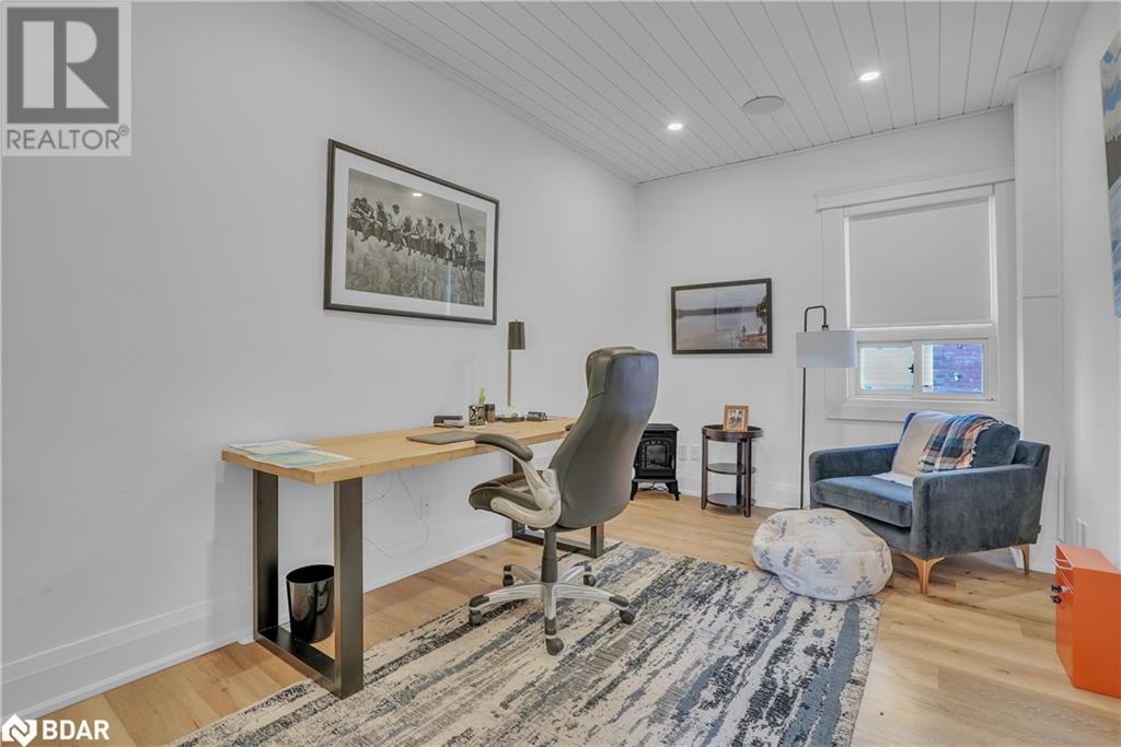 Photo 18 of 27 Victoria Street, Barrie ON