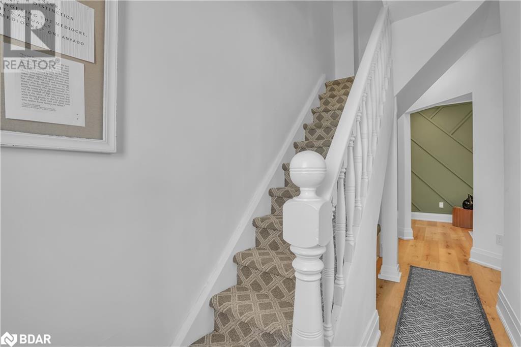 Photo 6 of 27 Victoria Street, Barrie ON