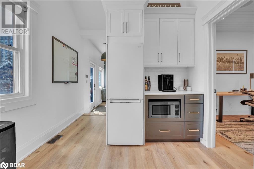 Photo 17 of 27 Victoria Street, Barrie ON
