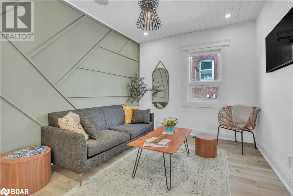 Photo 13 of 27 Victoria Street, Barrie ON