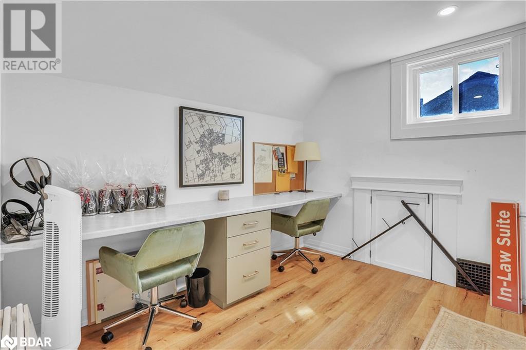 Photo 31 of 27 Victoria Street, Barrie ON