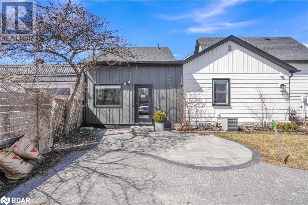 Photo 34 of 27 Victoria Street, Barrie ON