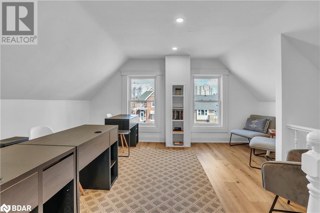 Photo 28 of 27 Victoria Street, Barrie ON