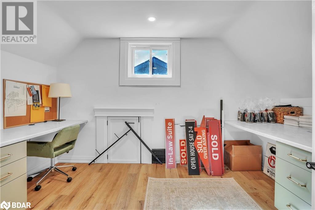 Photo 32 of 27 Victoria Street, Barrie ON