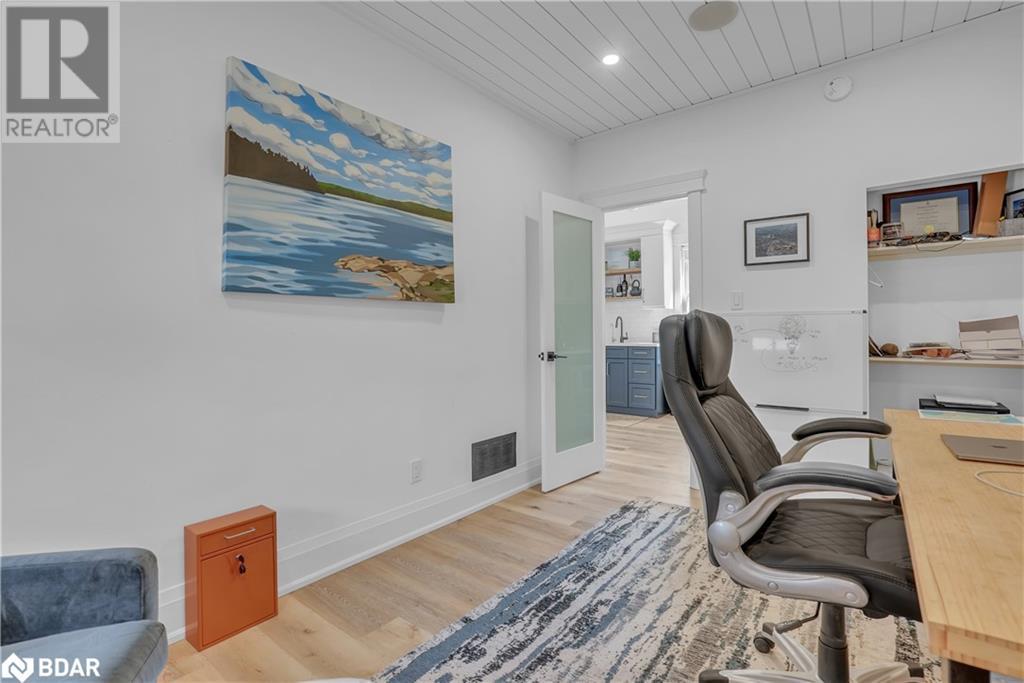Photo 20 of 27 Victoria Street, Barrie ON