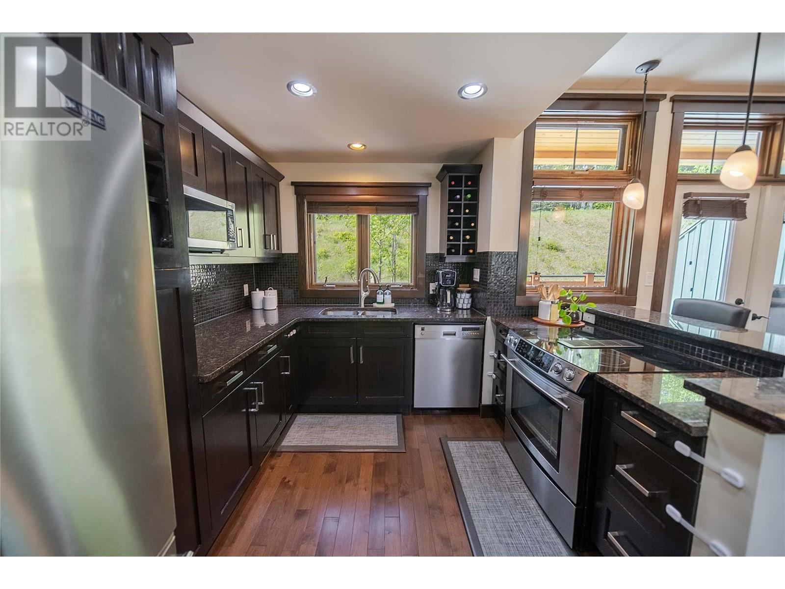 437 CANYON Trail Unit# A, Fernie