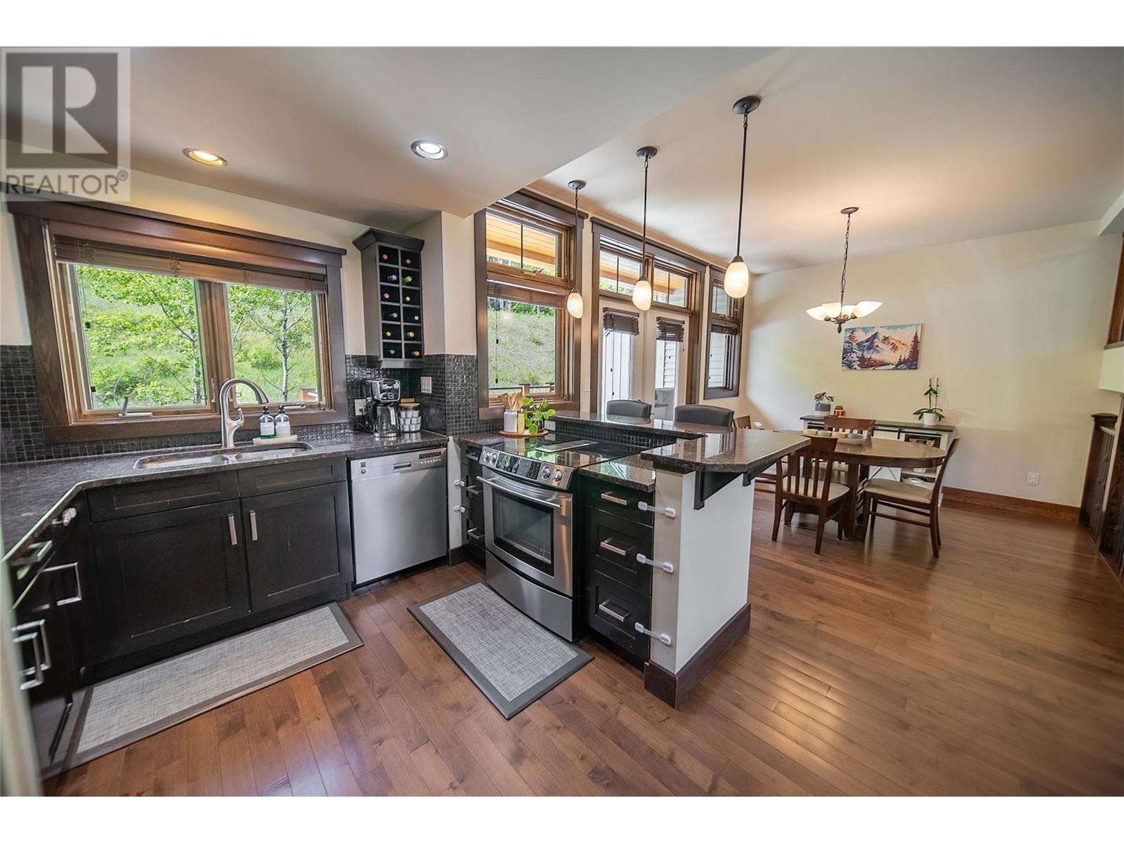 437 CANYON Trail Unit# A, Fernie
