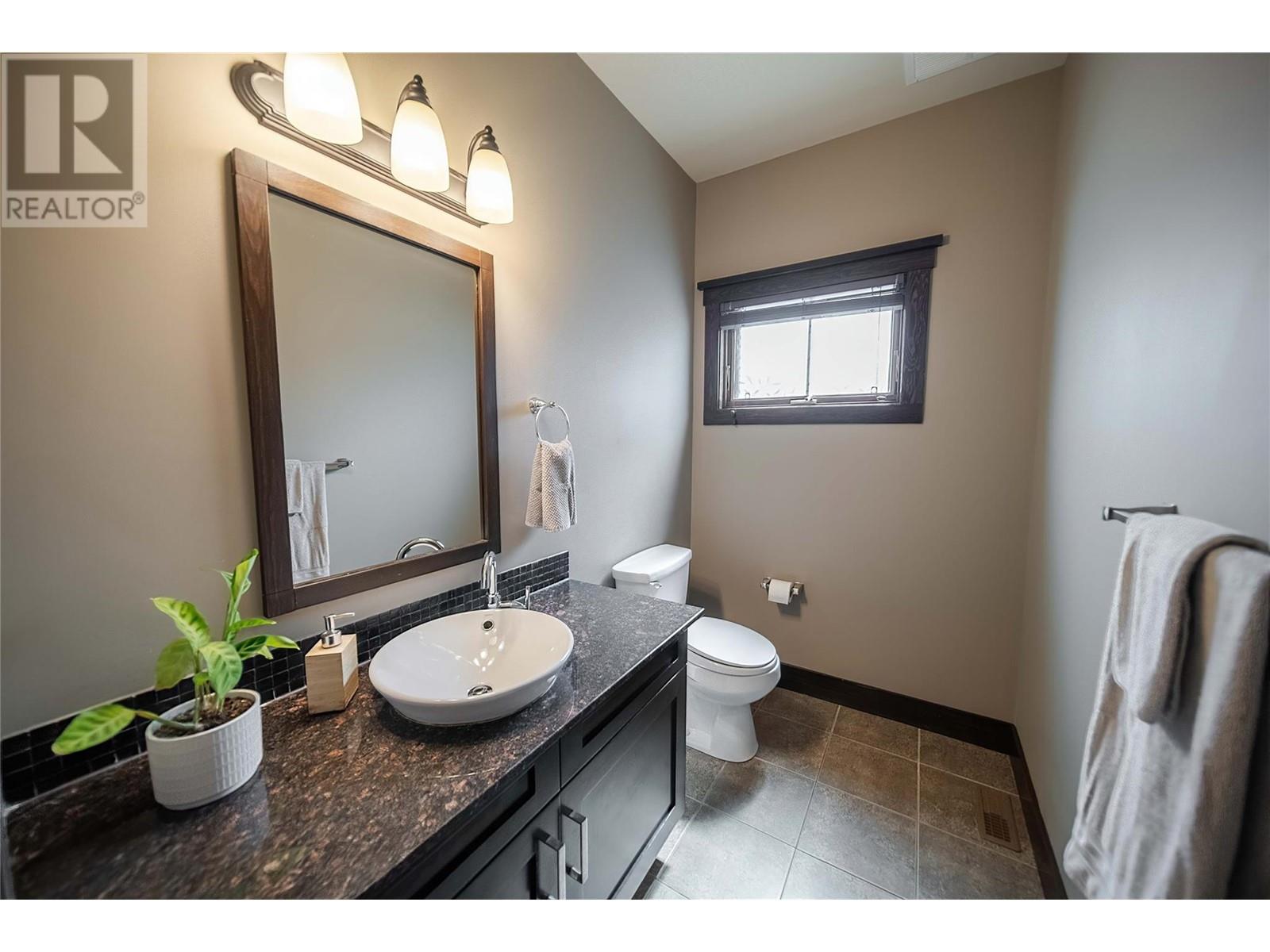 437 CANYON Trail Unit# A, Fernie