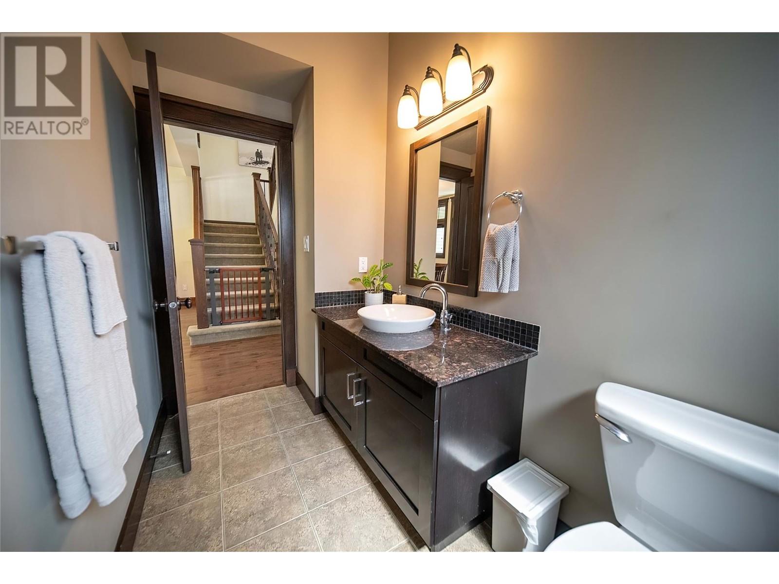 437 CANYON Trail Unit# A, Fernie
