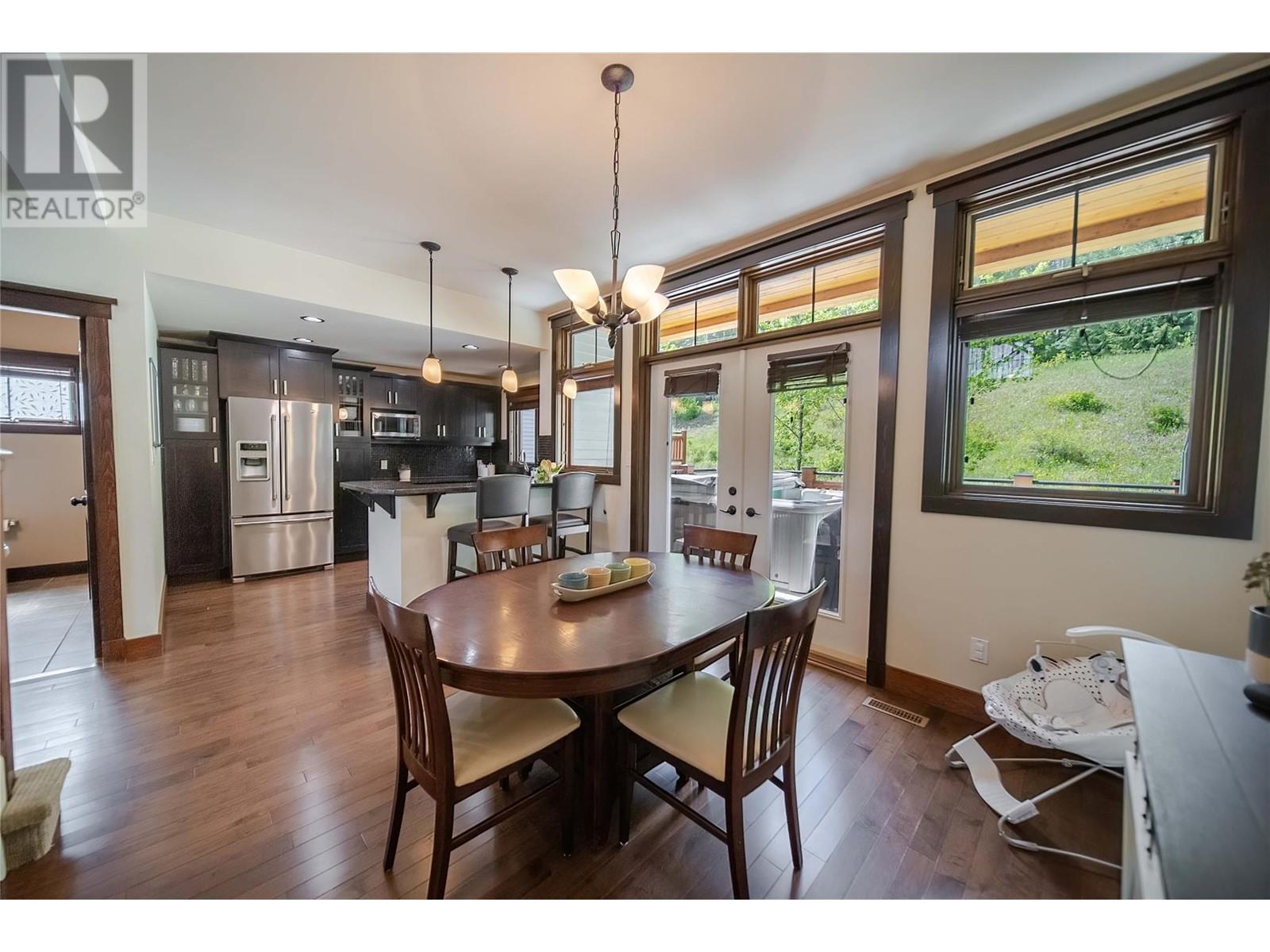 437 CANYON Trail Unit# A, Fernie