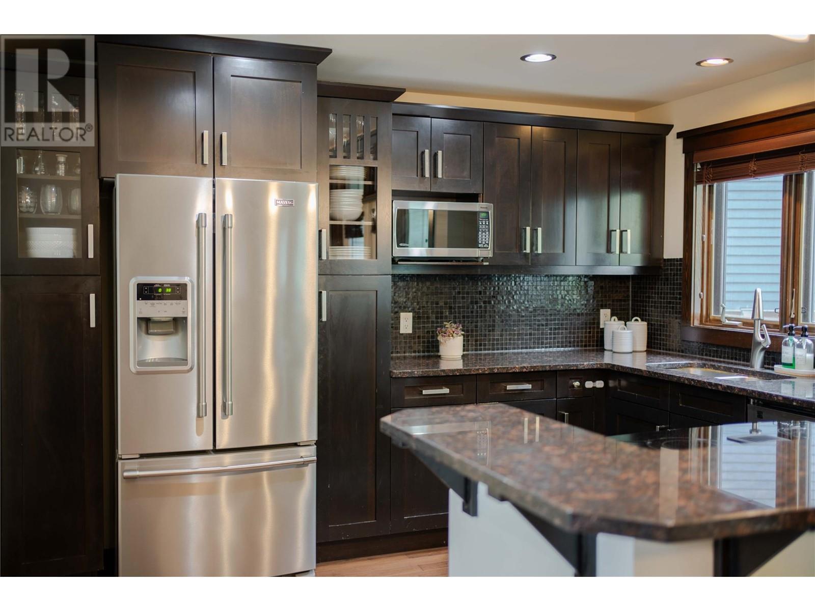 437 CANYON Trail Unit# A, Fernie