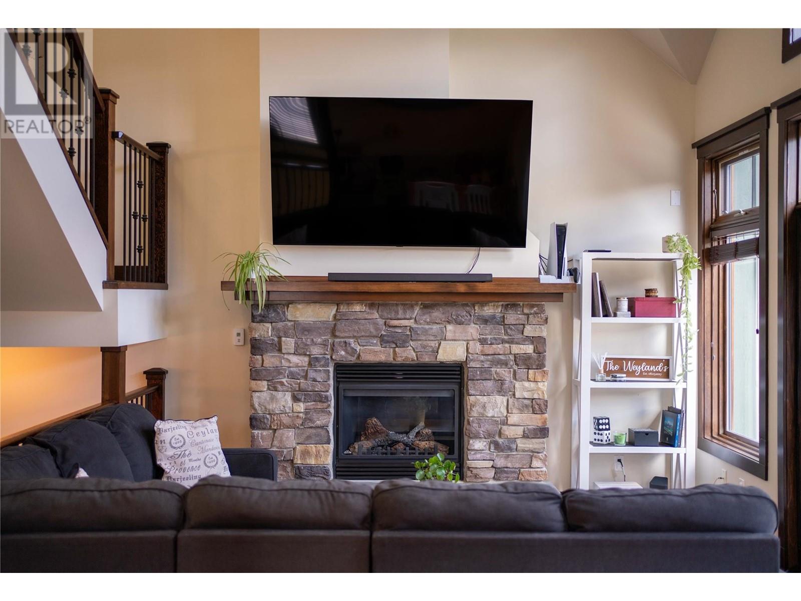 437 CANYON Trail Unit# A, Fernie
