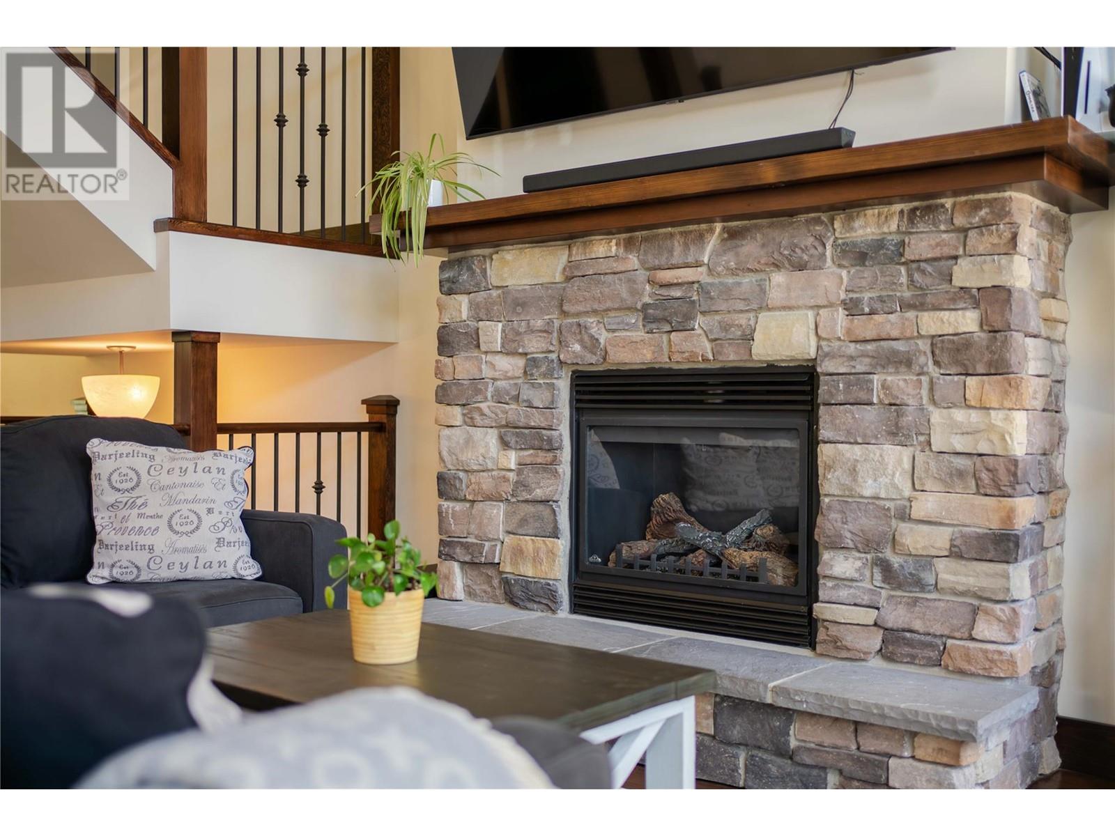 437 CANYON Trail Unit# A, Fernie