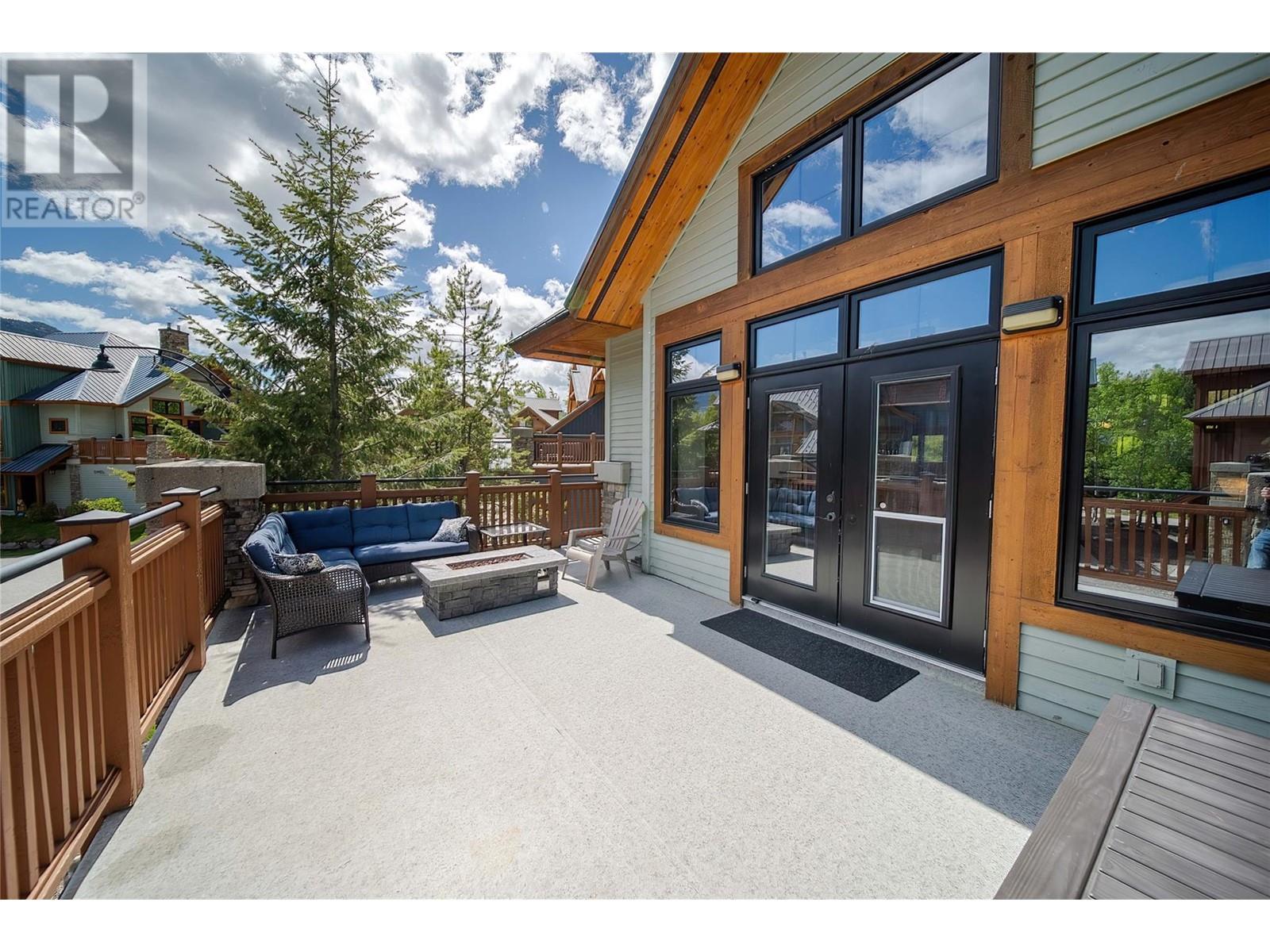 437 CANYON Trail Unit# A, Fernie