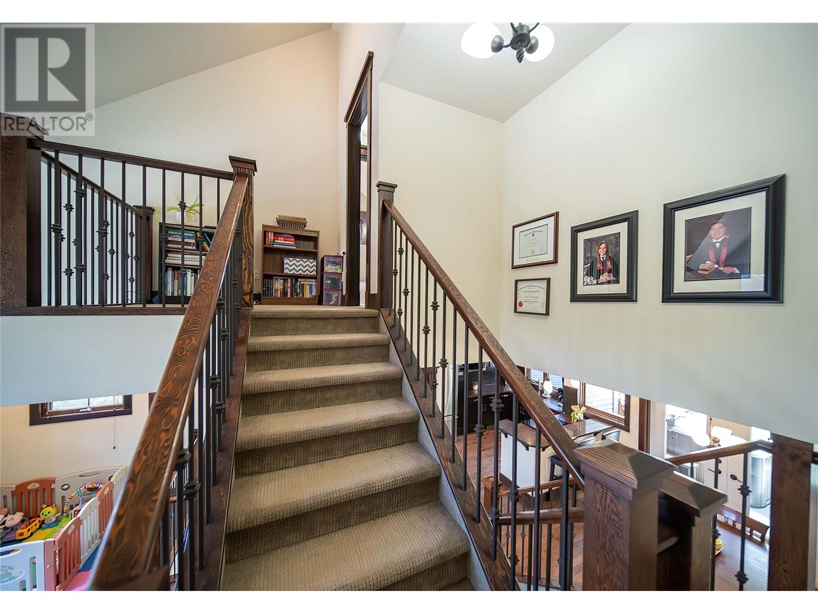 437 CANYON Trail Unit# A, Fernie