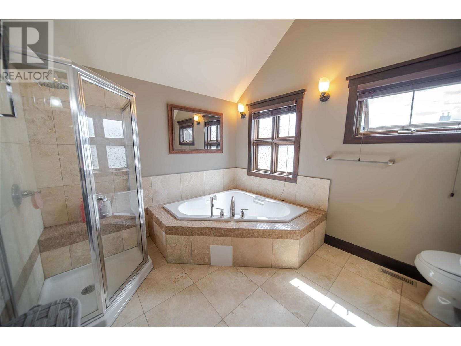 437 CANYON Trail Unit# A, Fernie
