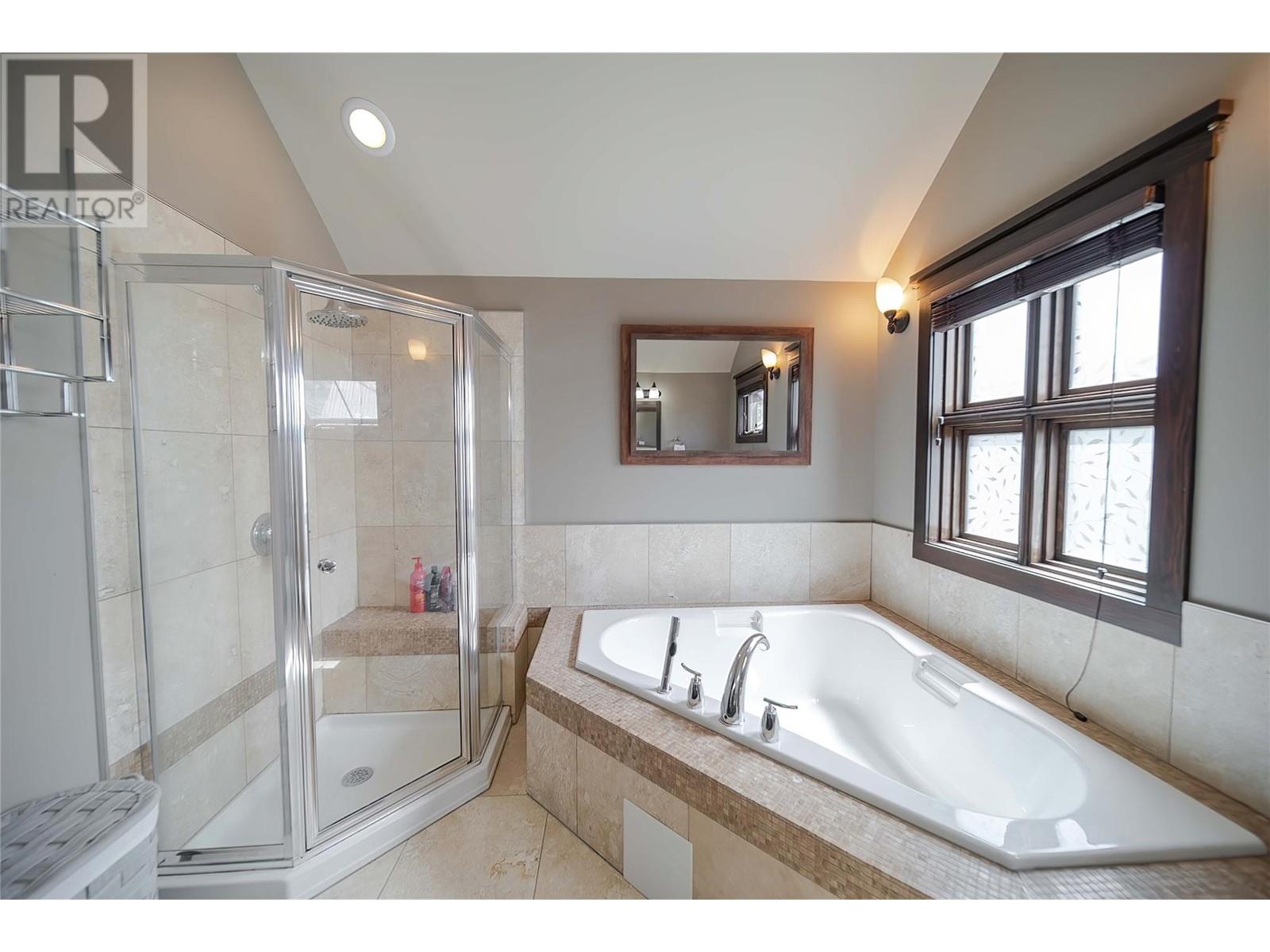 437 CANYON Trail Unit# A, Fernie