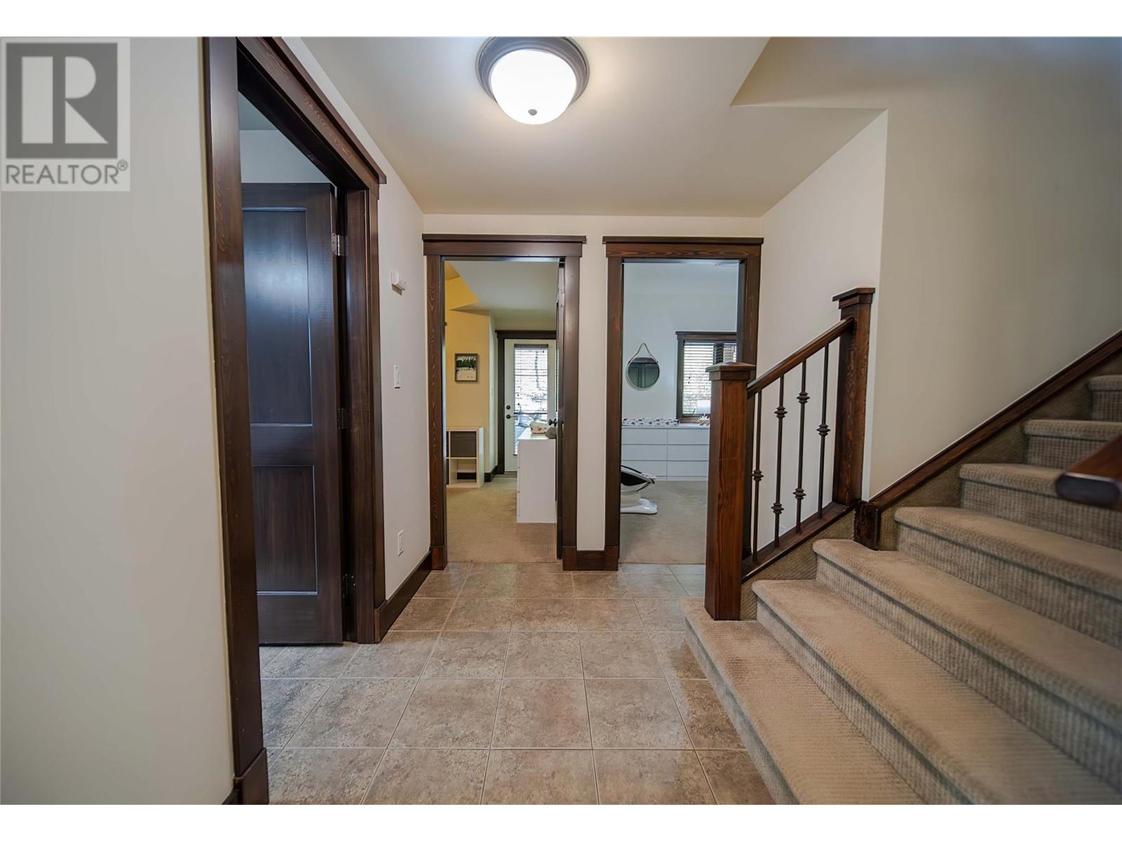 437 CANYON Trail Unit# A, Fernie