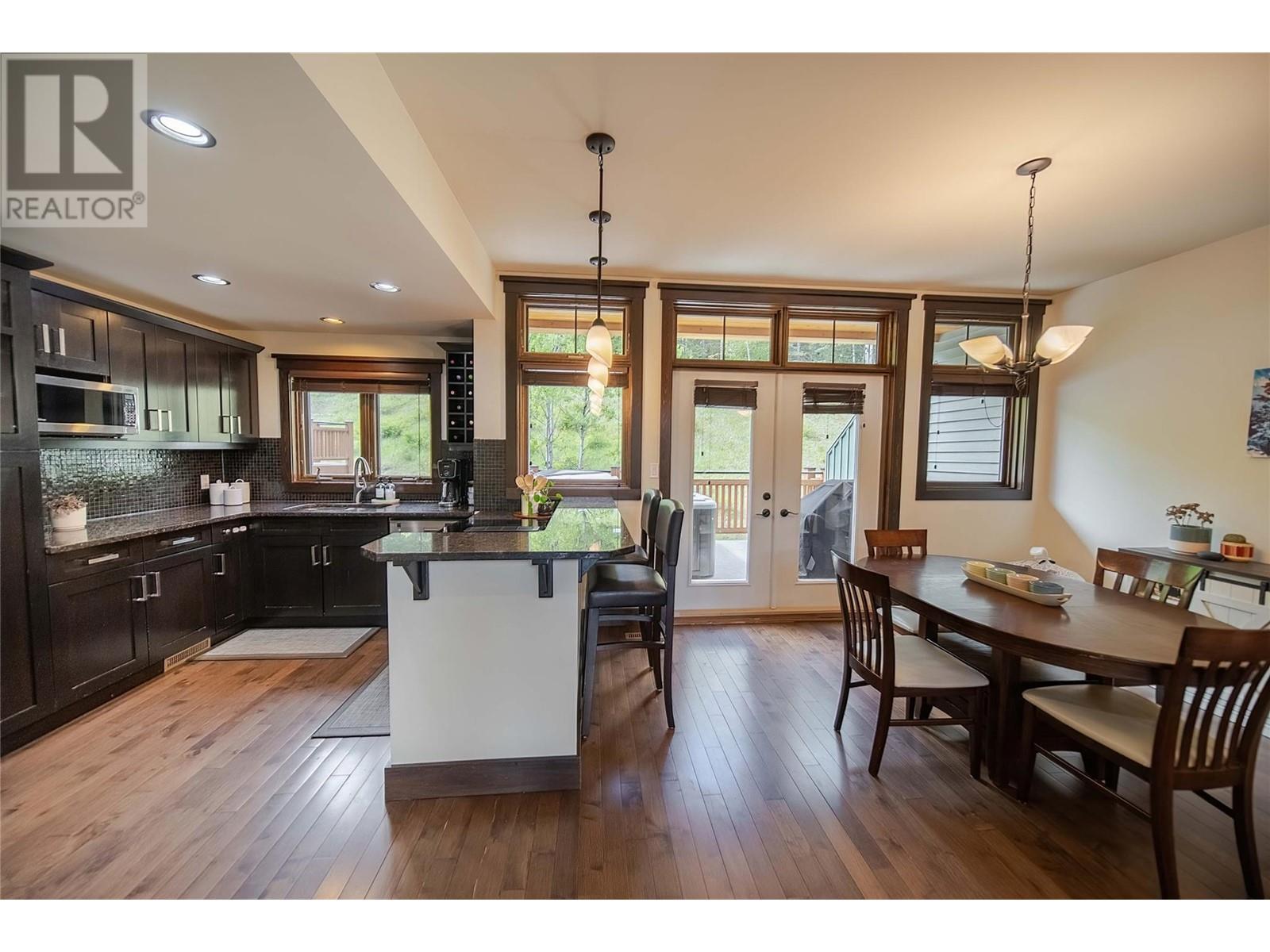437 CANYON Trail Unit# A, Fernie