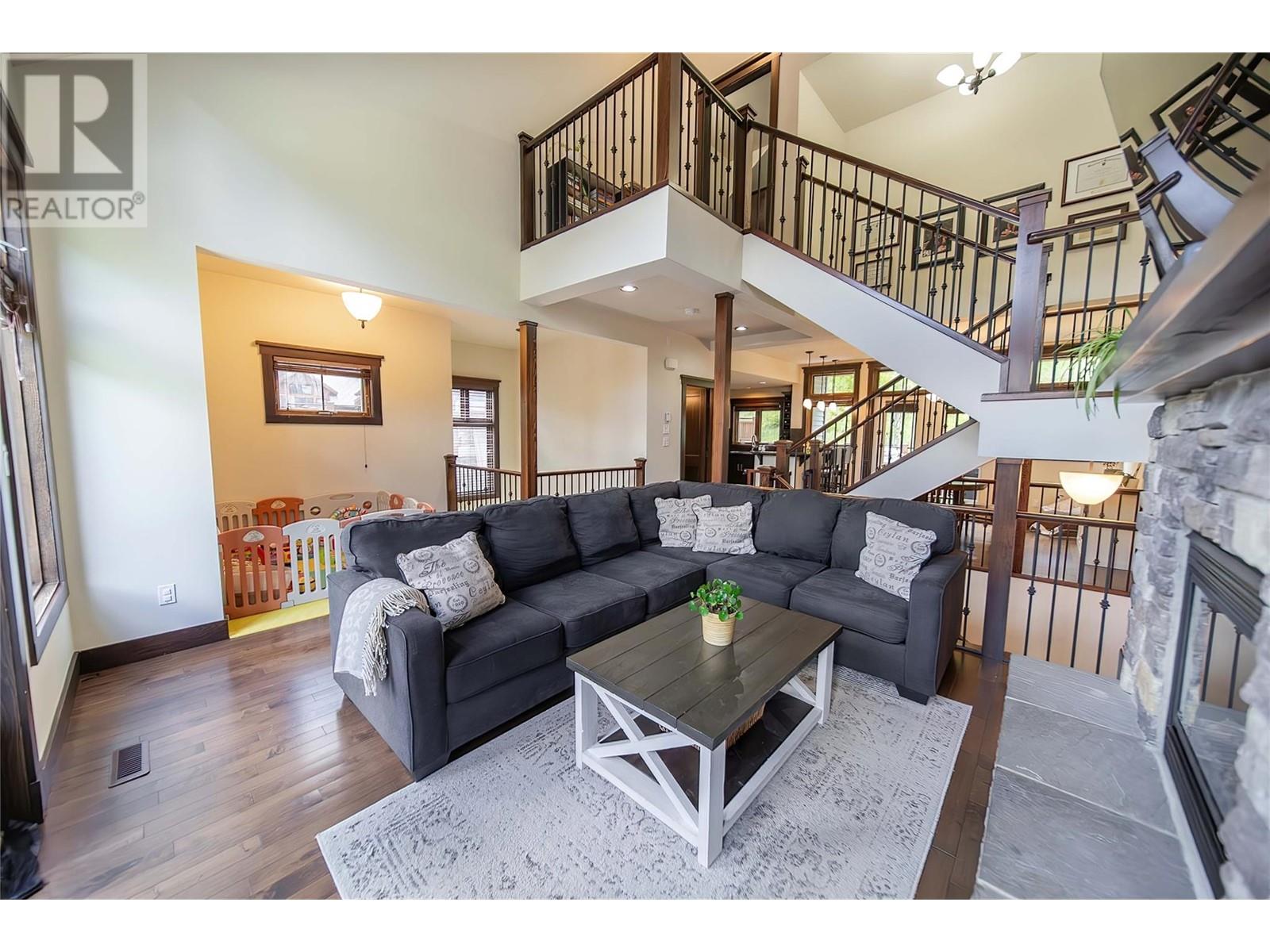 437 CANYON Trail Unit# A, Fernie