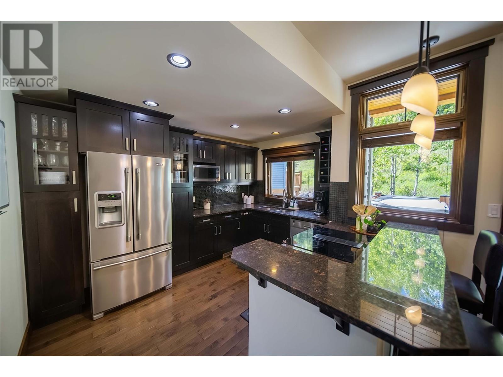 437 CANYON Trail Unit# A, Fernie