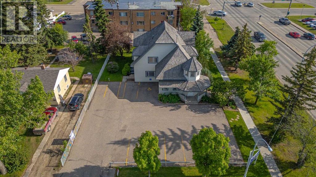 Photo 4 of 9931 106 Avenue, Grande Prairie AB