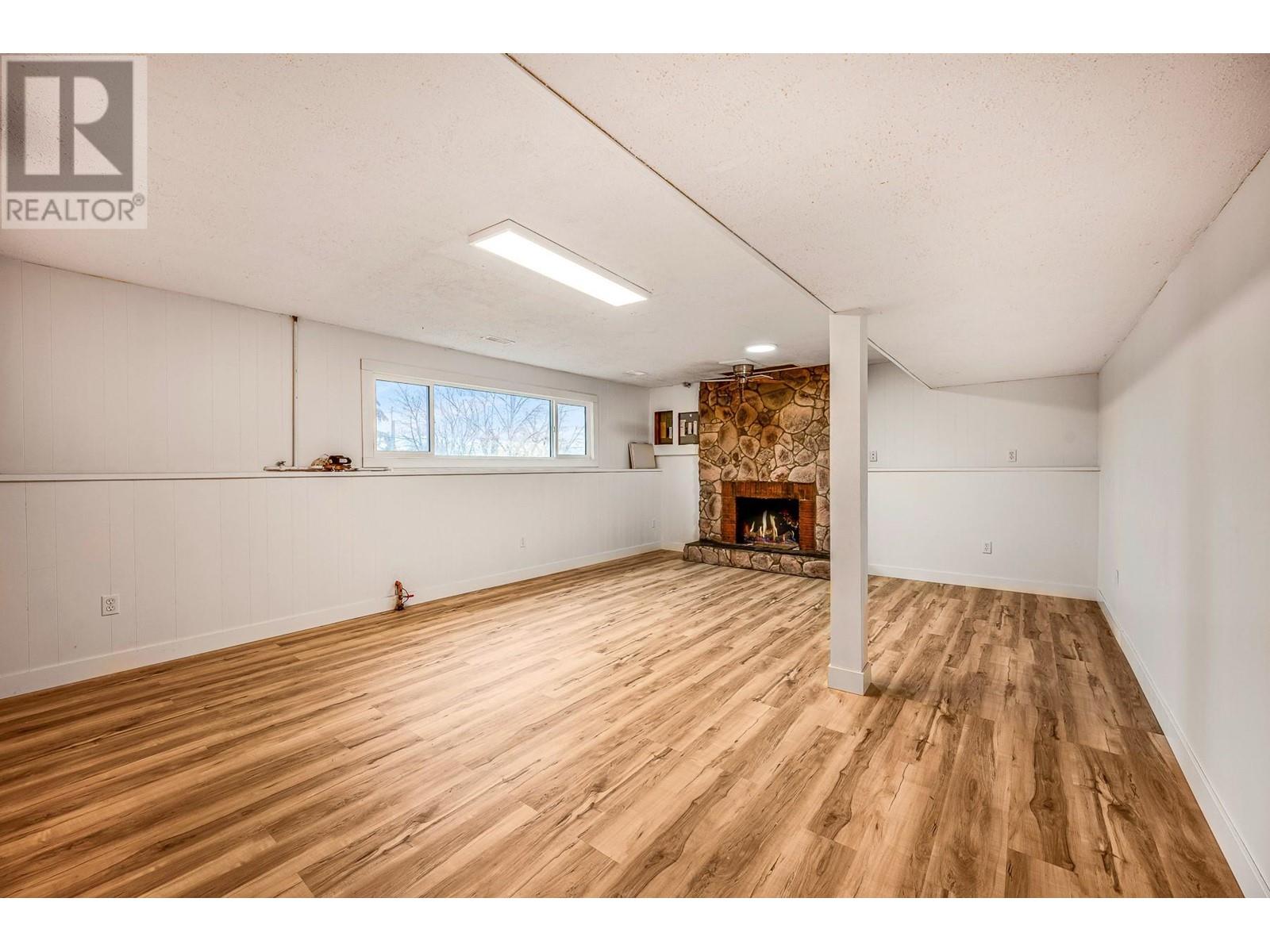 10010 Kel Win Road, Lake Country