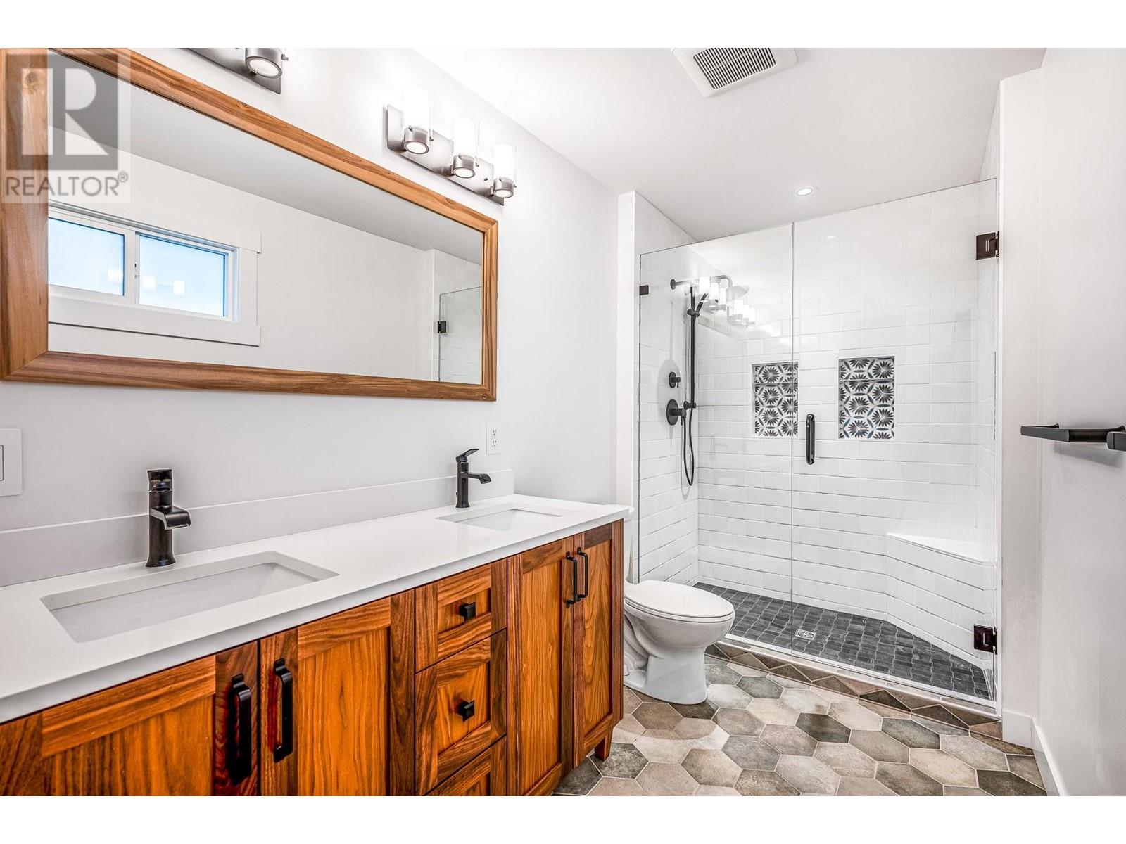 10010 Kel Win Road, Lake Country