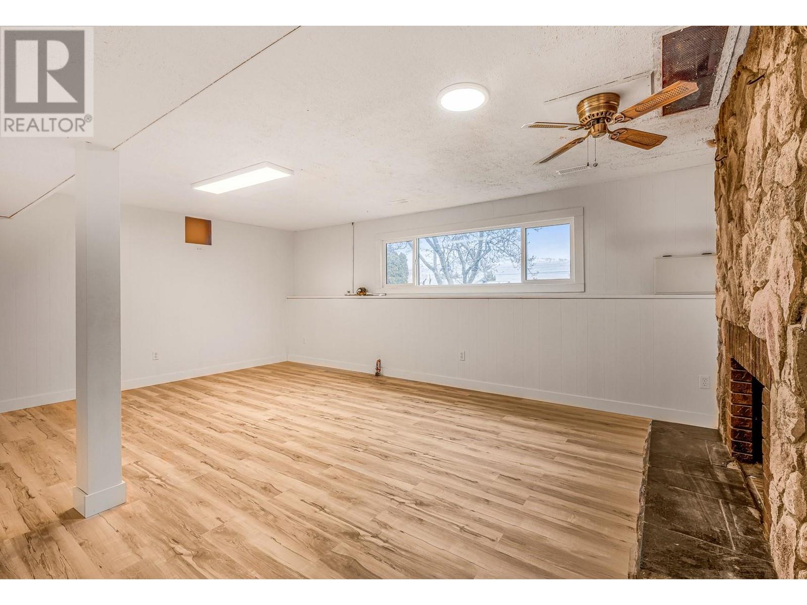 10010 Kel Win Road, Lake Country