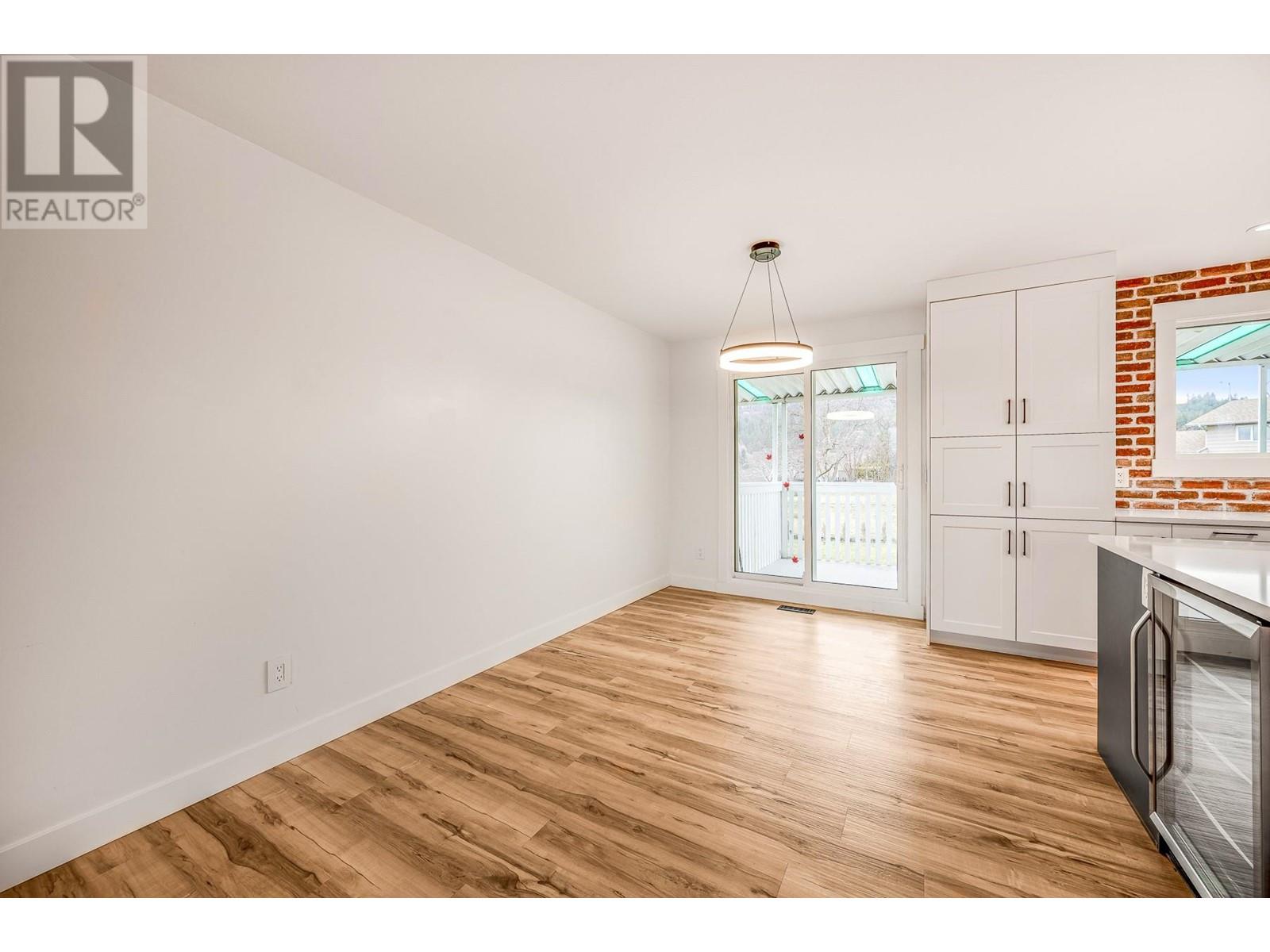10010 Kel Win Road, Lake Country